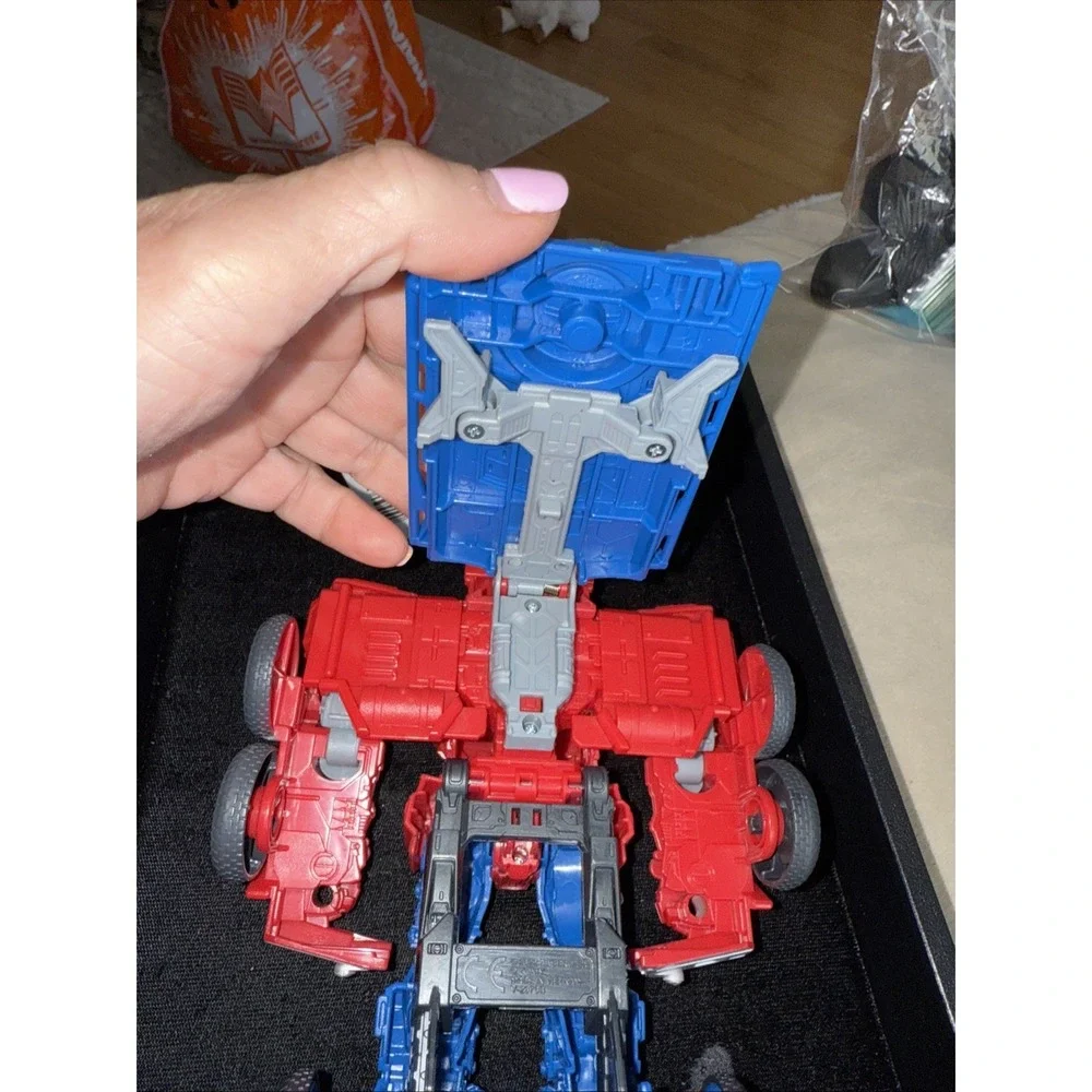 Transformer Rise Of‎ The Beast Smash Changer. Optimus Prime Action Figure 4104.